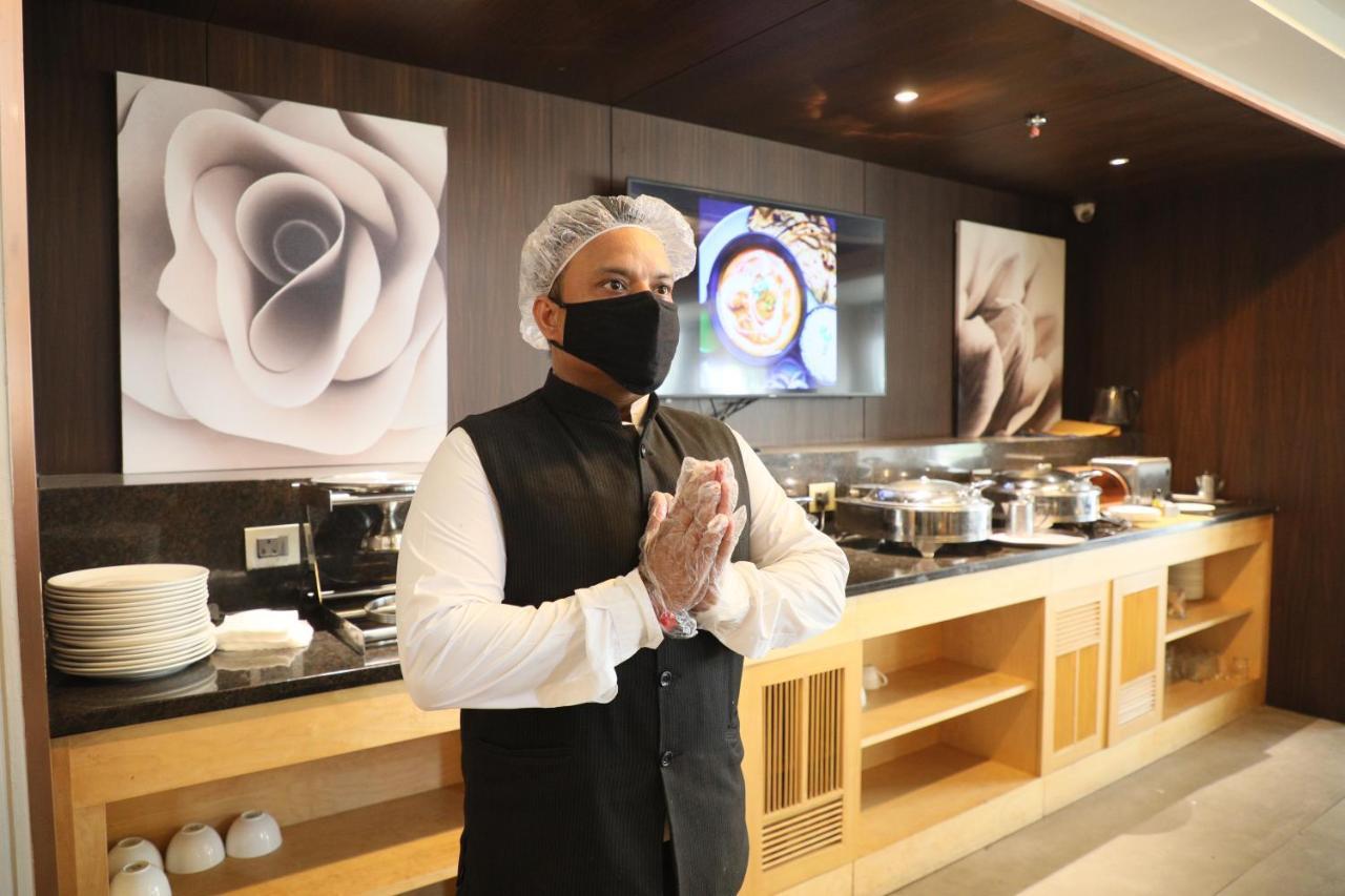 萨基特27号酒店 新德里 外观 照片